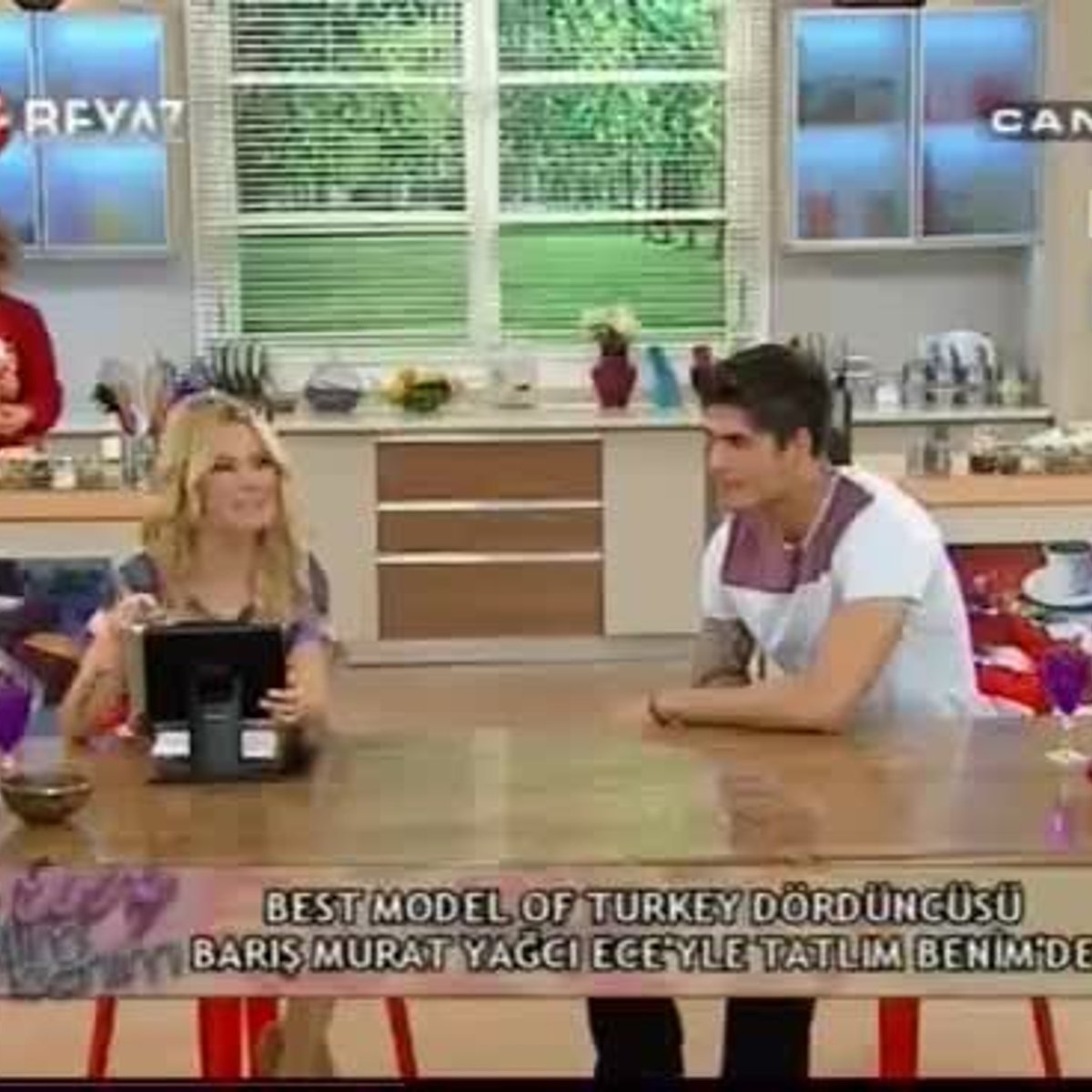 enes batur şapur şupur liseli sevişme porno