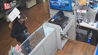 ABD'de hırsız kafasına geçirdiği koliyi çıkarınca yakayı ele verdi