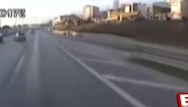 İstanbul Maltepe'deki kaza otobüs kamerasında