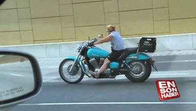 ABD'de yaşlı bir kadın motorsikletle şov yaptı