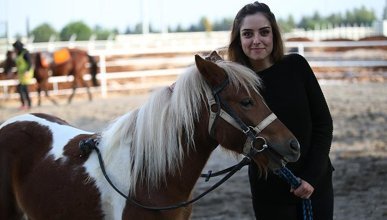 Atlar engelli çocukların umudu oldu