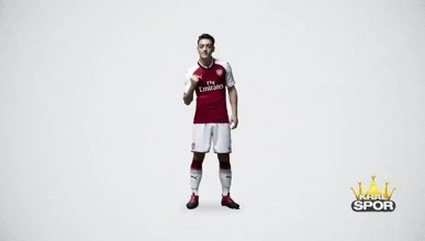 Arsenal Mesut Özil'in sözleşmesini uzattı