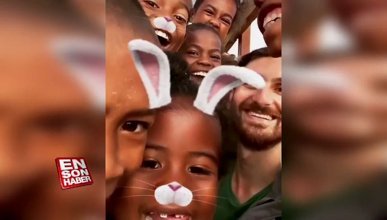 Instagram'ın tavşan filtresiyle mutluluktan havalara uçan çocuklar