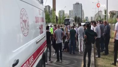 Diyarbakır’da kaçak göçmene hafif ticari araç çarptı 
