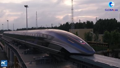 Çin, dünyanın en hızlı trenini görücüye çıkardı