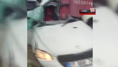 Yozgat’ta itfaiye aracı otomobile yandan çarptı: 3 ölü