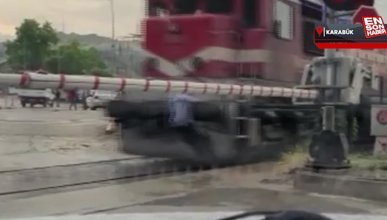Karabük'teki gencin ölümlü tren kazası kamerada
