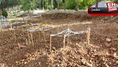 Muğla'da, göçmen faciasında ölenler kimsesizler mezarlığına defnedildi