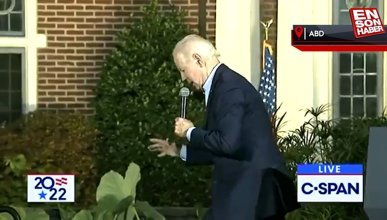 Joe Biden, konuştuğu sahnede düşme tehlikesi geçirdi