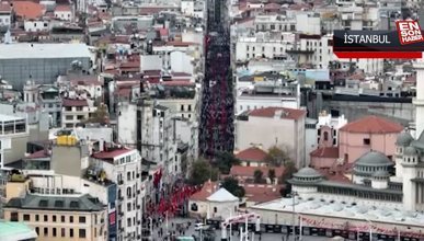 Türk bayraklarıyla donatılan İstiklal Caddesi dron ile görüntülendi