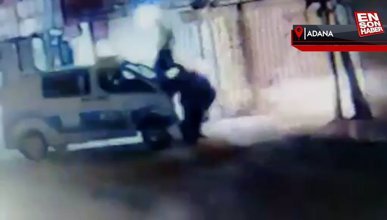 Adana’da motosikletli polis aracına çarptı