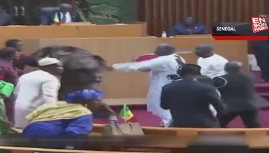 Senegal Parlamentosu'nda kadın vekile tokat attı ortalık karıştı
