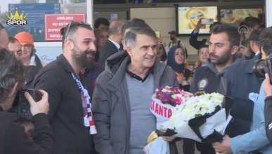 Beşiktaş Futbol Takımı kamp için Antalya'ya geldi