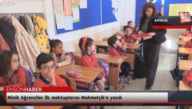 Minik öğrenciler ilk mektuplarını terörle mücadele eden Mehmetçik'e yazdı