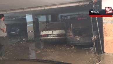 Antalya’da, 245 aracın sular altında kaldığı otoparkta tahliye işlemleri sürüyor