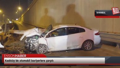 Kadıköy’de otomobil bariyerlere çarptı