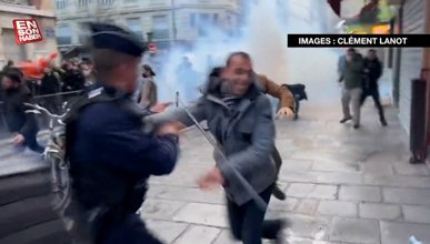 Paris sokakları, taşlı sopalı saldırılarla karıştı