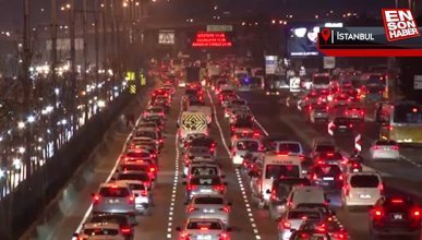 İstanbul'da haftanın ilk iş gününde trafik yoğunluğu oluştu
