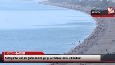 Antalya'da yılın ilk günü denize girip yüzmenin tadını çıkardılar