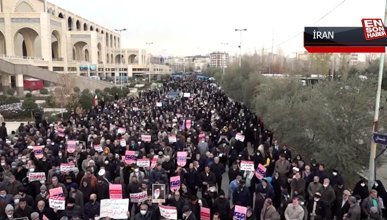 İran'da bu kez hükümet destekçileri sokağa çıktı