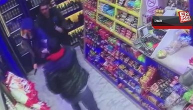 İzmir'de bıçakla markete giren gaspçıyı döven müşteri