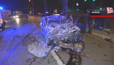 Antalya’da kamyona arkadan çarpan alkollü sürücü hayatını kaybetti