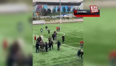 Bayrampaşa'da taraftarlar sahaya inip futbolculara saldırdı