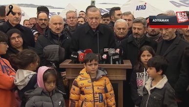 Cumhurbaşkanı Erdoğan: Çadırlarda kalmak istemeyenlerin 1 yıllık kira bedelini ödeyeceğiz