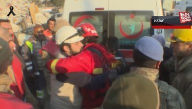 Hatay'da Türk ve Romanyalı kurtarma ekibi üyeleri sevinçten ağladı