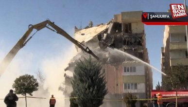 Şanlıurfa'da depremde ağır hasar alan binaların yıkımına başlandı