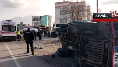 Osmaniye’de kamyonet otomobile çarptı