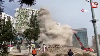 Diyar Galeri İş Merkezi bir dokunuşta yıkıldı