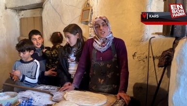 Kars'ta 4 çocuk annesi İngilizce öğretmeni olmak için YKS'ye hazırlanıyor