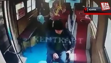 Adana'da minibüste yaşlı adamın cüzdanını çaldı