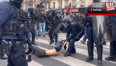 Fransa'da polis, emeklilik karşıtı gösteride orantısız şiddet uyguladı