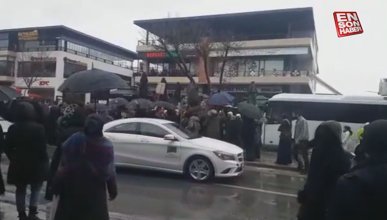 Konya'da güzellik merkezi açan Selin Ciğerci protesto edildi
