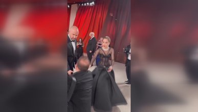 Lady Gag'yı gören Oscar fotoğrafçısı yere düştü