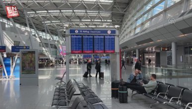 Almanya'da son 31 yılın en büyük grevi ulaşımı felç etti
