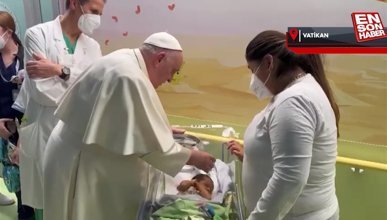 Papa Franciscus tedavi gördüğü hastanede yatan çocukları ziyaret etti