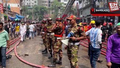 Bangladeş'te pazar yerinde çıkan yangında yüzlerce dükkan kül oldu