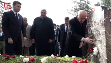 Devlet Bahçeli'den Alparslan Türkeş'in kabrine ziyaret