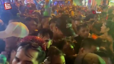 Tayland'da düzenlenen su festivaline yoğun ilgi