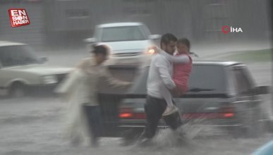 Adana’da sağanak ve dolu sele neden oldu