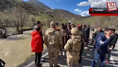 Tunceli'de Munzur Çayı'na otomobil uçtu