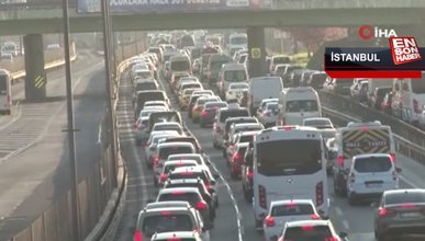 İstanbul'da haftanın ilk iş günü trafik yoğunluğu yaşanıyor
