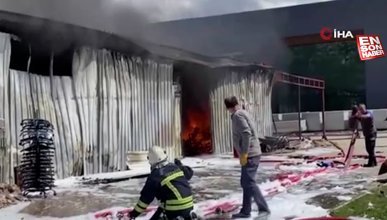 Kahramanmaraş'da Mobilya atolyesinin kumaş dikim bölümünde yangın çıktı