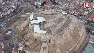 Depremde hasar alan Gaziantep Kalesi'nin restorasyonu başlıyor
