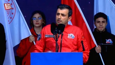 Selçuk Bayraktar: Dünya yaptıklarımızı takdir ediyor, içeridekiler köstek oluyor