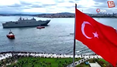 TCG Anadolu'ya 7'den 70'e ziyaretçi akını sürüyor