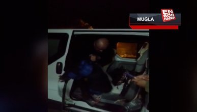 Muğla'da 9 kişilik ticari araçtan 26 kaçak göçmen çıktı
